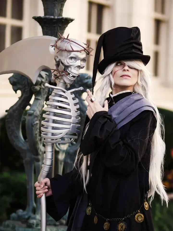 Tabitha cerberus cosplays undertaker from soul eater