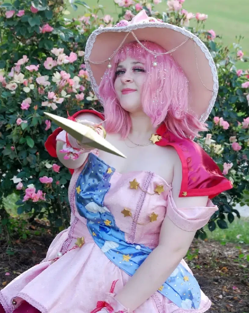 Teakup cosplay as kirby